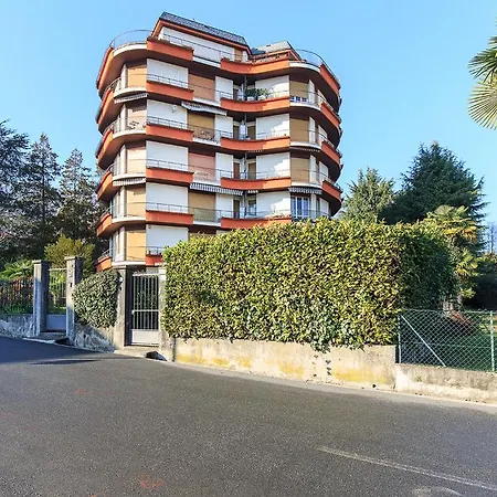 Pandora Apartment Stresa